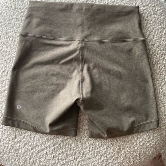 Lululemon Wunder Train HR short 6” size 10 in Blaze Nomad - Picture 2 of 3